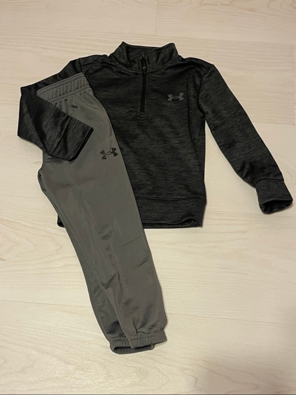 Under Armour Boys Black and Gray 2-Piece Sweatshirt & Joggers Set
